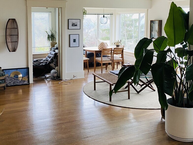 More Photos Of 814 E Howe St, Seattle Apartments For Sale