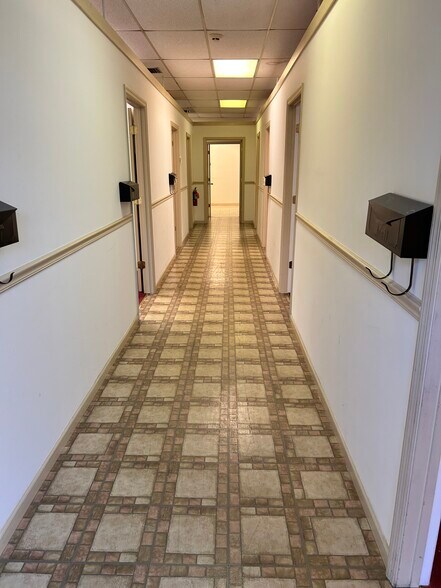 More Photos Of 1619 Hampton Ave NW, Aiken Office For Lease