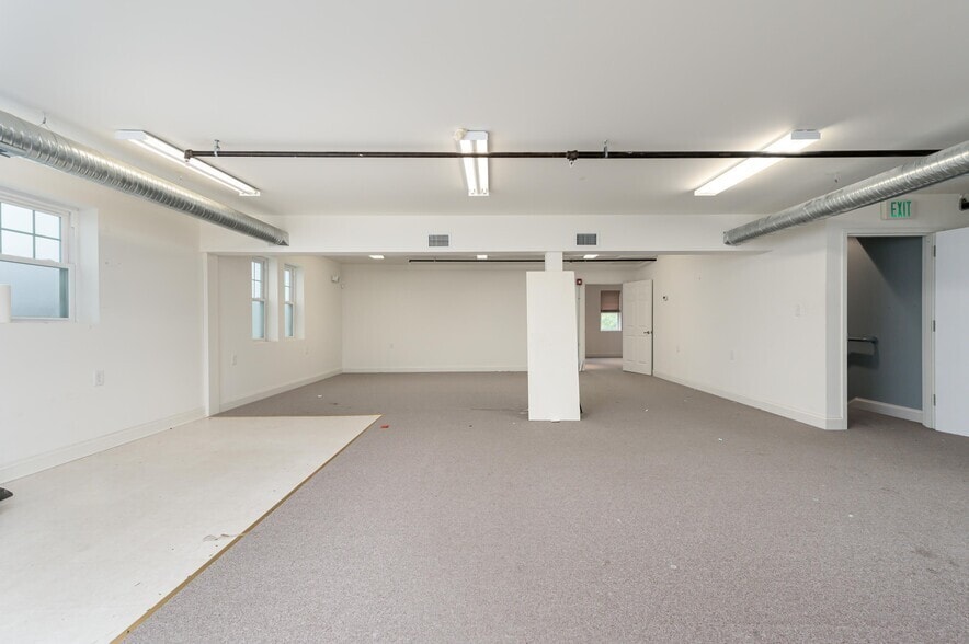 More Photos Of 192-194 West St, Annapolis Storefront Retail Office For Lease