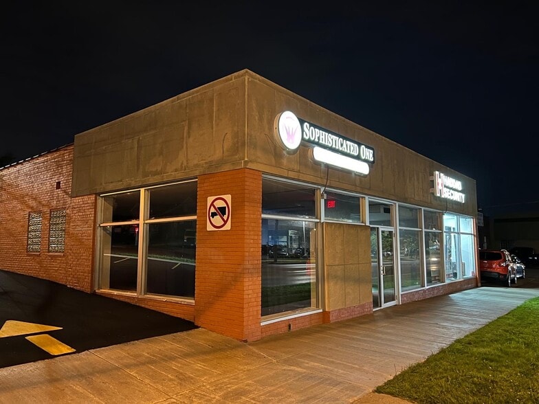 More Photos Of 5252 Ridge Rd, Parma Loft Creative Space For Lease