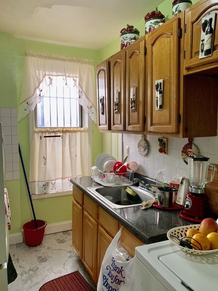More Photos Of 600 Wyona St, Brooklyn Apartments For Sale