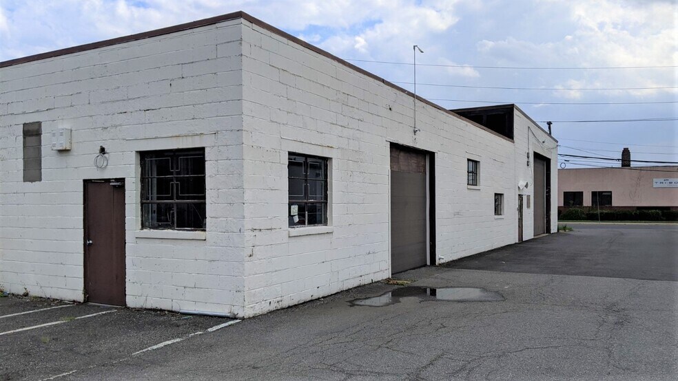 More Photos Of 286-290 Lodi St, Hackensack Warehouse For Sale