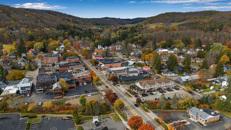 More Photos Of 38 Washington St, Ellicottville Storefront For Sale