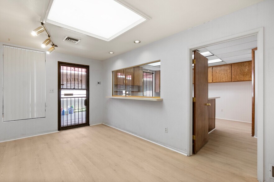 More Photos Of 361-397 N San Jacinto St, Hemet Medical For Sale