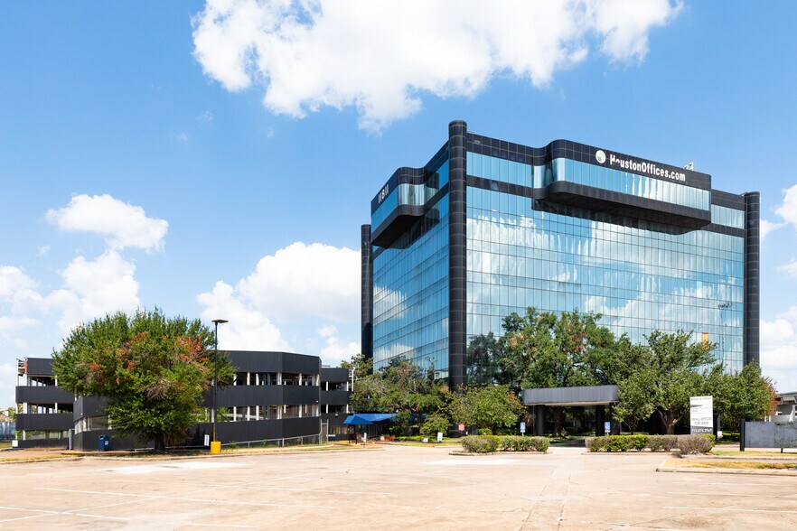More Photos Of 11811 North Freeway, Houston Office For Lease