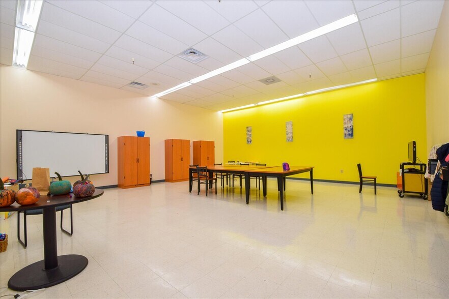 More Photos Of 1045 N Main St, Rocky Mount Freestanding For Sale