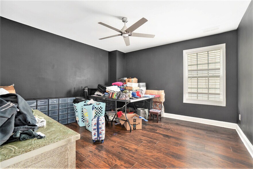 More Photos Of 2798 Glenlocke Cir NW, Atlanta Specialty For Sale