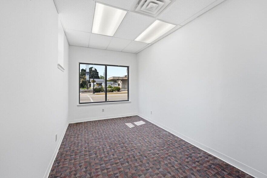 More Photos Of 197 E Morse St, Markle Office For Sale