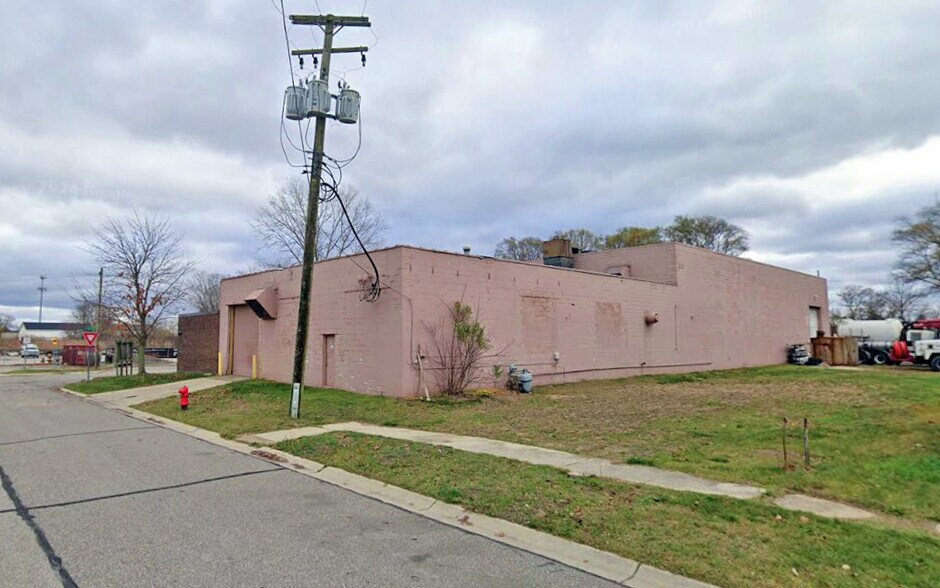 More Photos Of 2104 Cypress St, Port Huron Manufacturing For Sale
