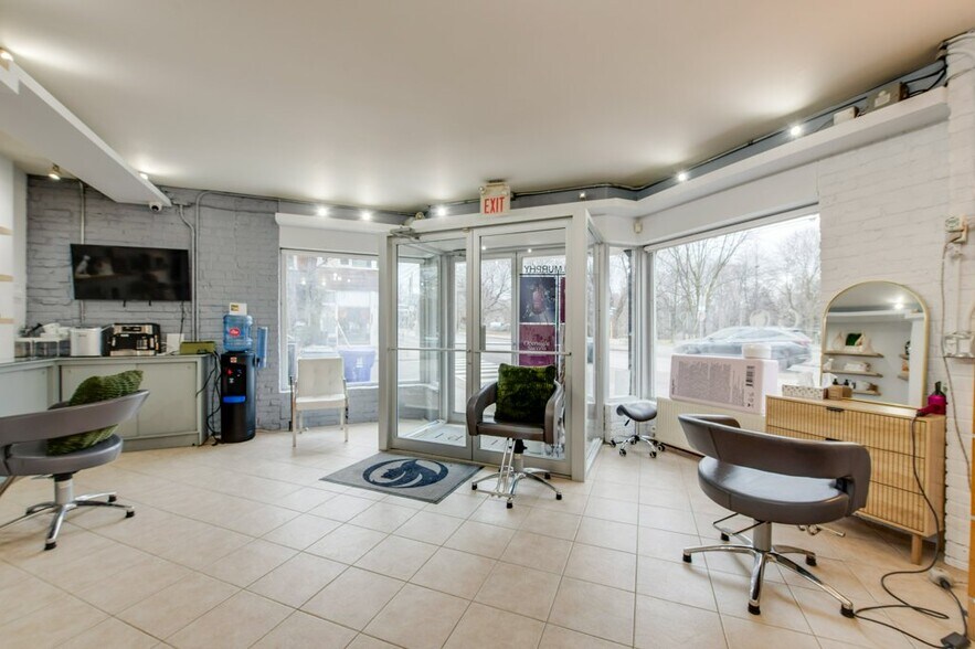 More Photos Of 256 Crawford St, Toronto Storefront Retail Residential For Sale