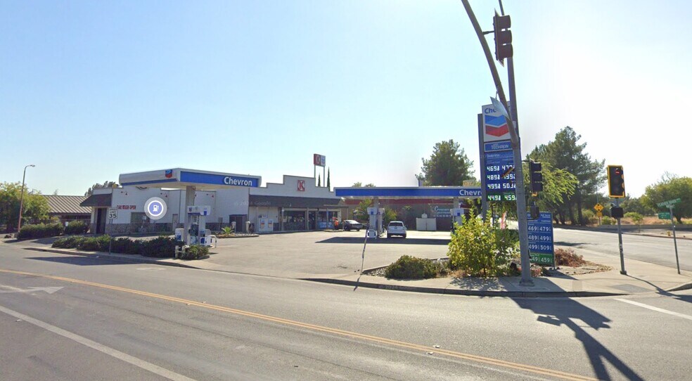 More Photos Of 1330 Feather River Blvd, Oroville Service Station For Sale