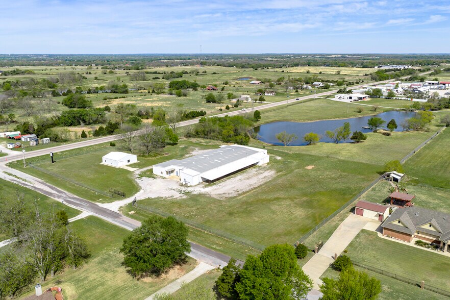 More Photos Of 6121 Highway 177, Shawnee Warehouse For Lease
