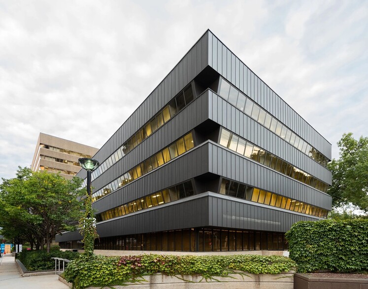 Primary Photo Of 1122 Grande Allée O, Québec Office For Lease