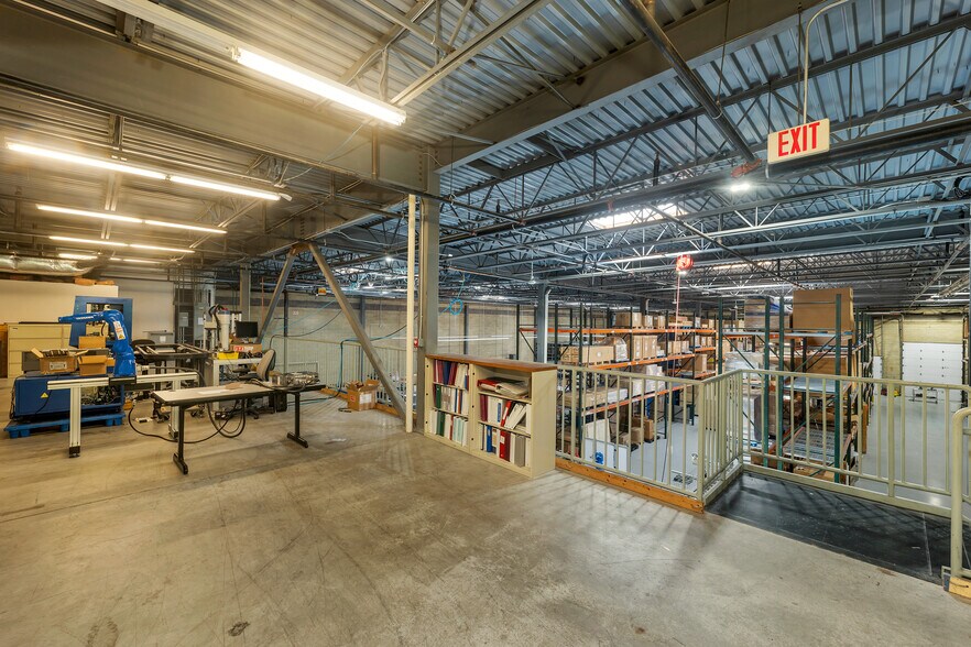 More Photos Of 18 Tsienneto Rd, Derry Industrial For Sale