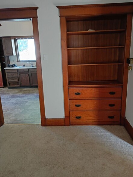 More Photos Of 315 Augusta Ave, Dekalb Apartments For Sale
