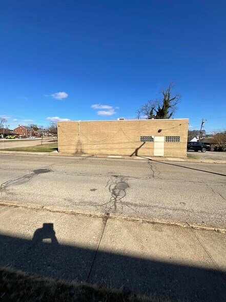 More Photos Of 1000-1010 Broadview Blvd, Brackenridge Freestanding For Sale