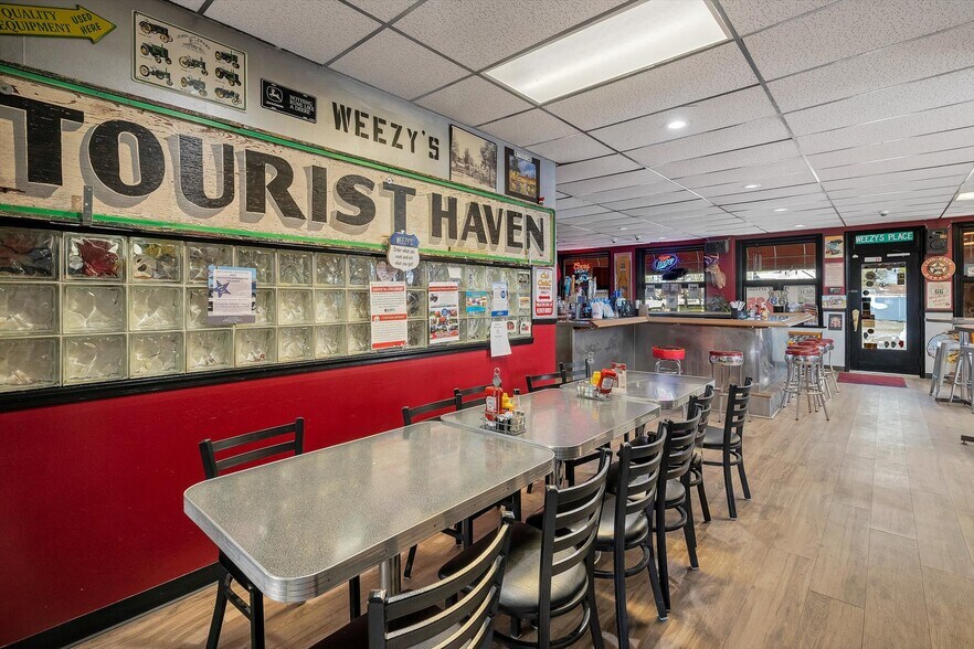 More Photos Of 108 S Old US Route 66, Hamel Restaurant For Sale