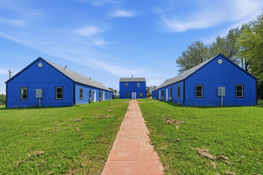 More Photos Of 10907 E 87th St, Raytown Multifamily For Sale