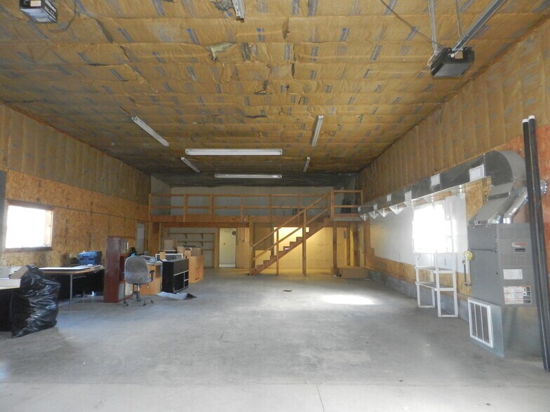More Photos Of 445 Kristen Ct, Montrose Warehouse For Sale