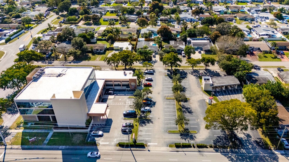 More Photos Of 6600 W Taft St, Hollywood Medical For Lease