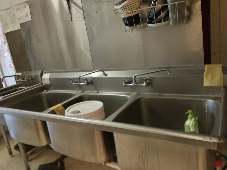 More Photos Of 6142 Lansdowne Ave, Philadelphia Restaurant For Lease