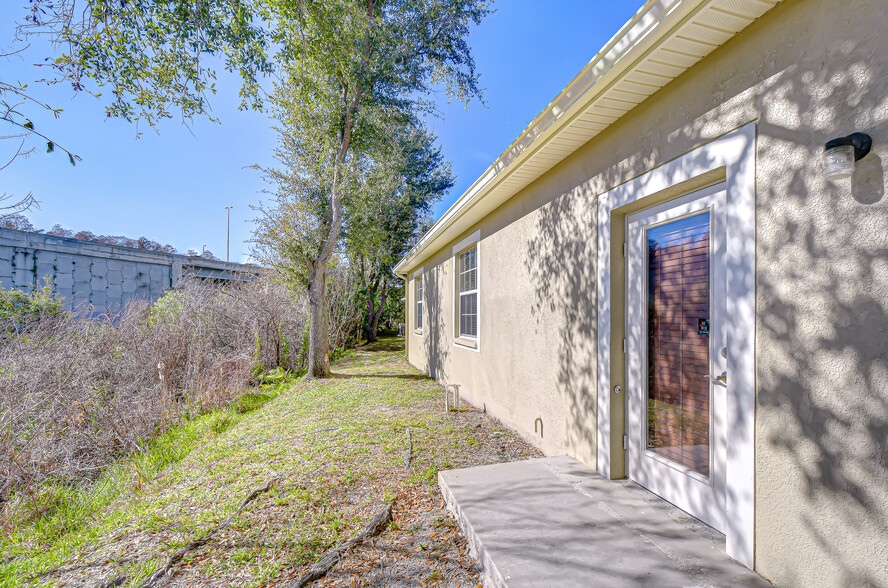 More Photos Of 6928 Linebaugh Ave, Tampa Office For Sale