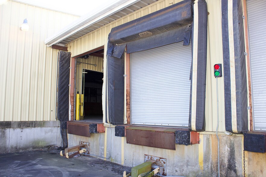More Photos Of 801 N William St, Goldsboro Warehouse For Lease