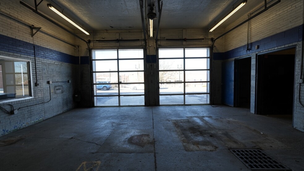 More Photos Of 1105 Wheeling Ave, Cambridge Auto Repair For Sale