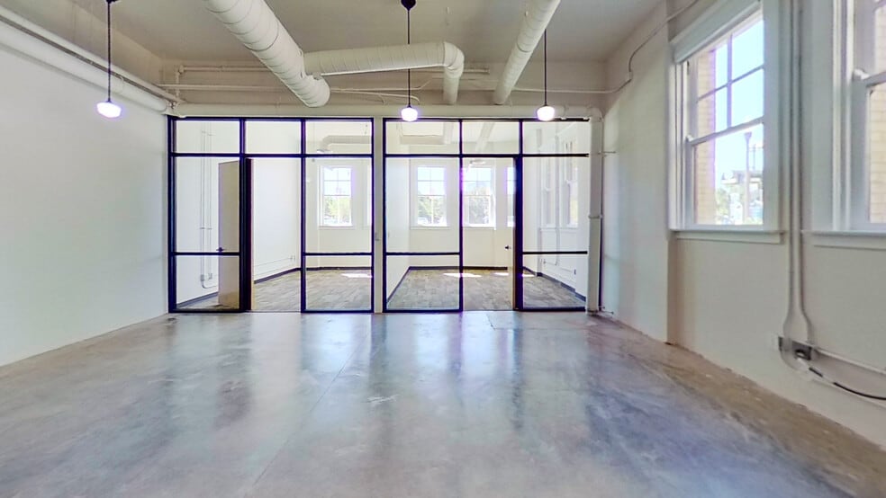 More Photos Of 2218 Bryan St, Dallas Office For Lease