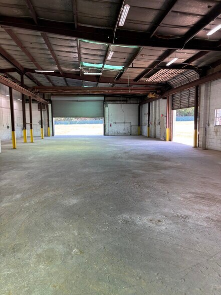 More Photos Of 2032 Sylvester Dr, Moultrie Warehouse For Sale