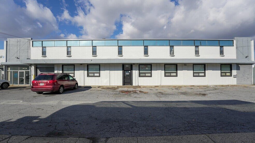 More Photos Of 147-32 Farmers Blvd, Jamaica Warehouse For Lease