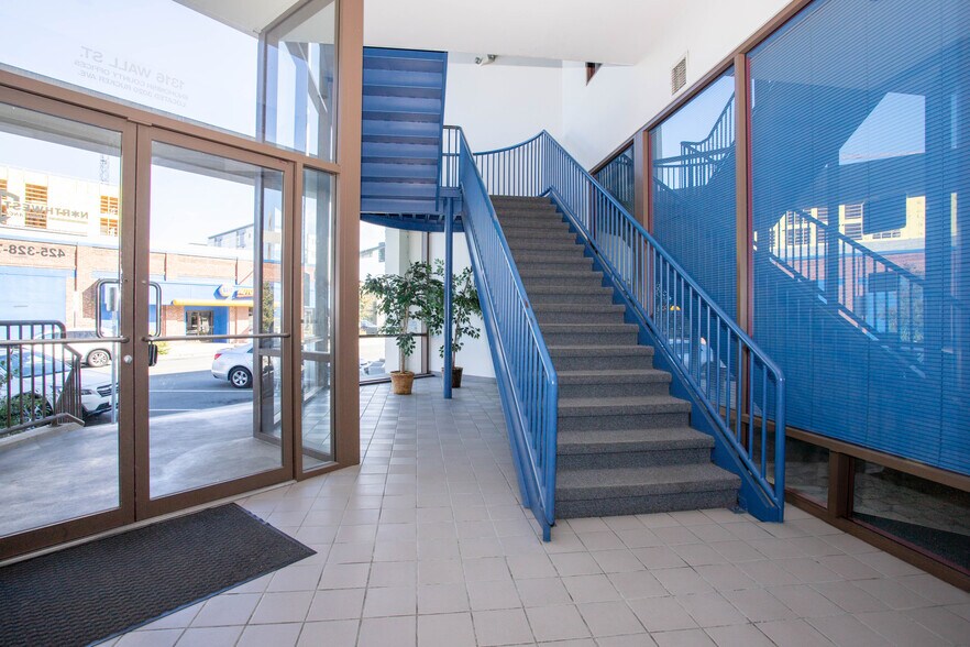 More Photos Of 1316 Wall St, Everett Office For Sale