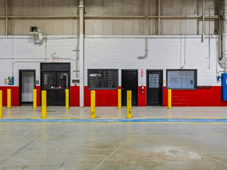 More Photos Of 90 Christ School Rd, Arden Distribution For Lease