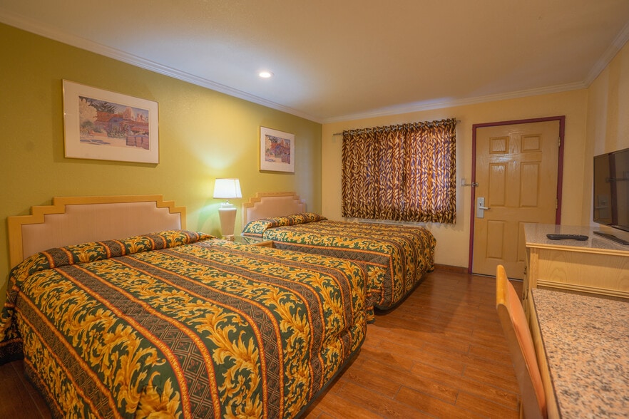 More Photos Of 839 W Pacheco Blvd, Los Banos Hotel For Sale