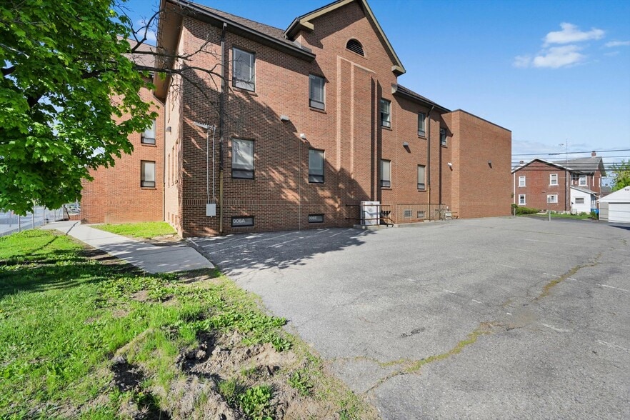 More Photos Of 2389 Main St, Northampton Office For Sale