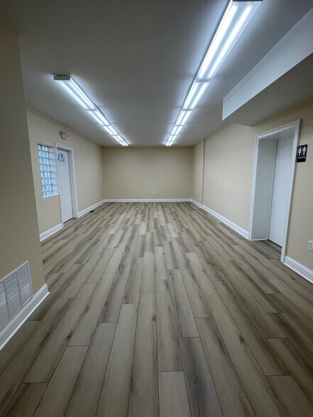 More Photos Of 2020 New Jersey Ave, Haddon Heights Light Distribution For Lease