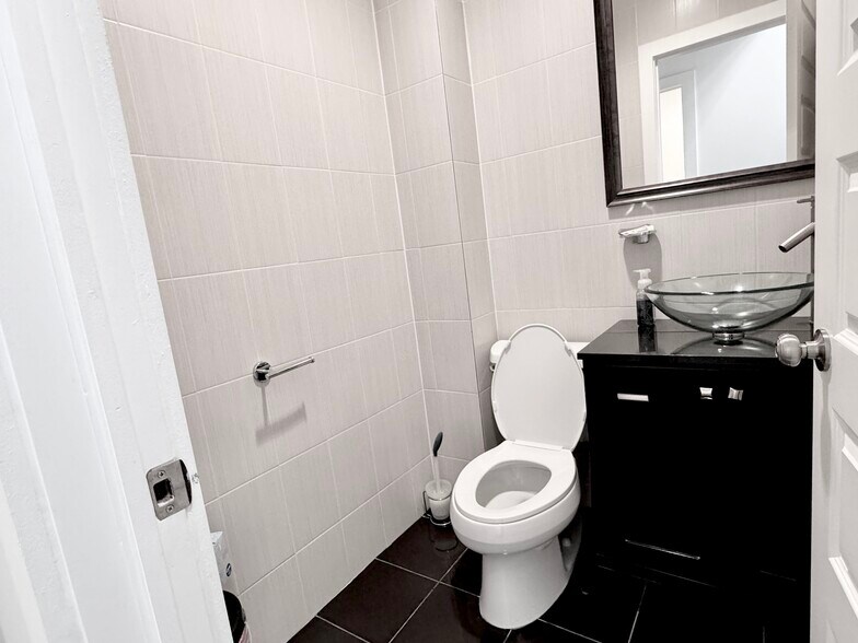 More Photos Of 801 Palisade Ave, Fort Lee Freestanding For Sale