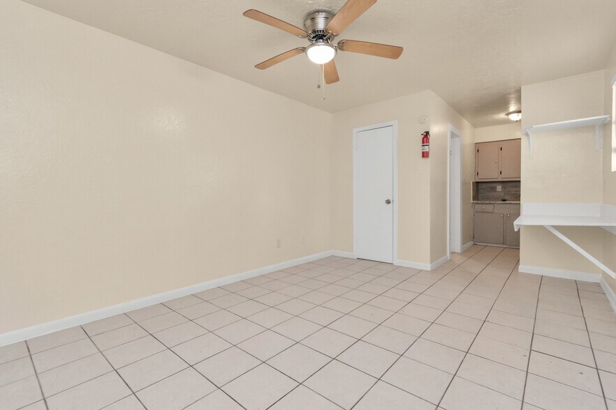 More Photos Of 409 Austin Rd, Conroe Apartments For Sale