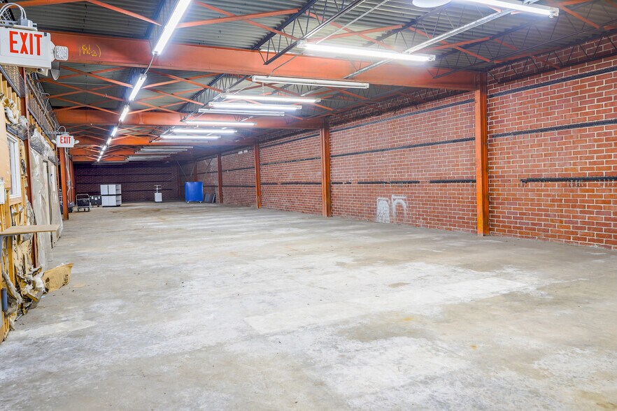 More Photos Of 4111 Montgomery St, Savannah Warehouse For Lease