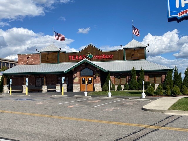 More Photos Of 7800-7852 Montgomery Rd, Cincinnati Unknown For Lease