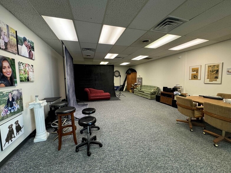 More Photos Of 115-159 Marion Blvd, Marion General Retail For Lease