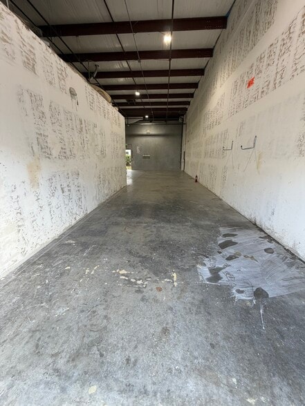 More Photos Of 17030 Alico Commerce Ct, Fort Myers Warehouse For Sale