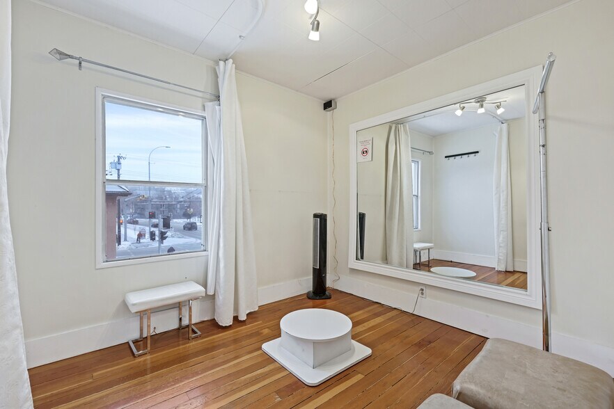 More Photos Of 620 Marsh Rd NE, Calgary General Retail For Lease