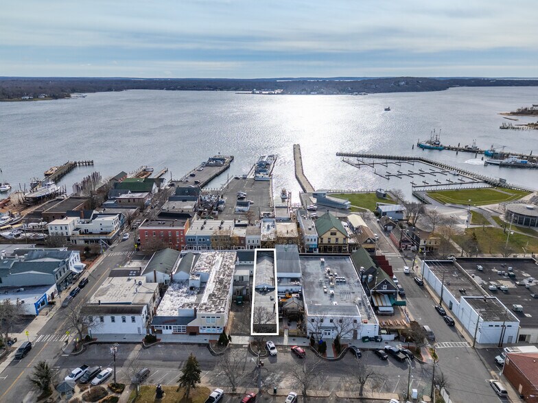 More Photos Of 30-32 Front St, Greenport Storefront Retail Residential For Sale