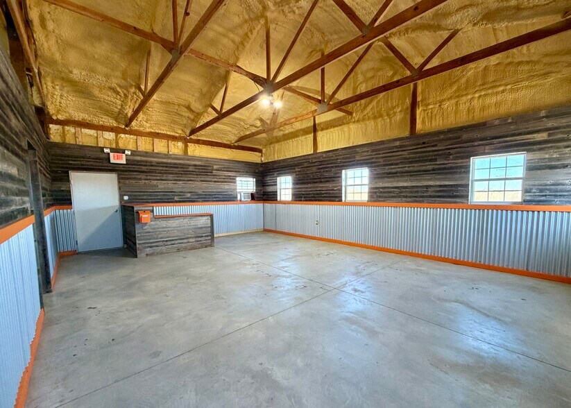 More Photos Of 8302 W 51st St, Tulsa Flex For Sale