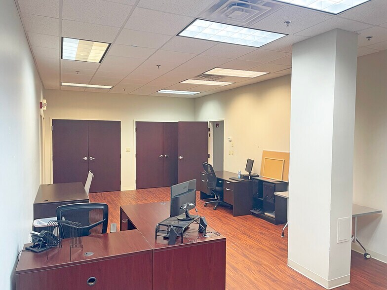 More Photos Of 2704 Old Rosebud Rd, Lexington Office For Sale