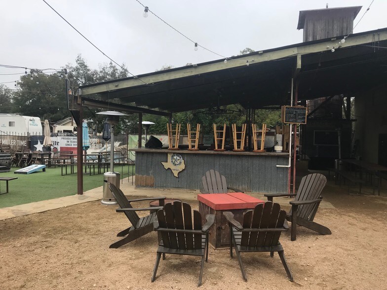 More Photos Of 262 West Jahn St, New Braunfels Restaurant For Lease