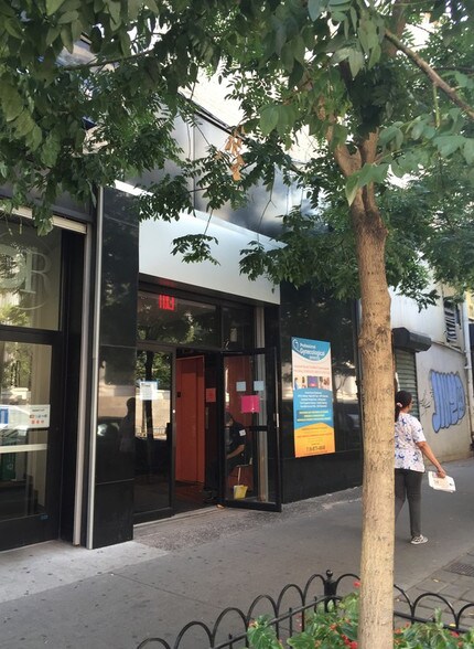 More Photos Of 14-16 Dekalb Ave, Brooklyn Loft Creative Space For Lease