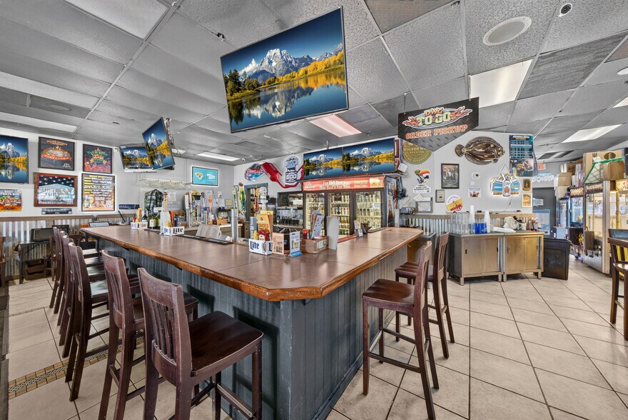 More Photos Of 14286 Beach Blvd, Jacksonville Beach General Retail For Sale