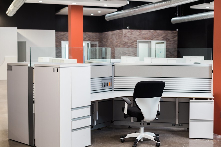 More Photos Of 1900 Jay Ell Dr, Richardson Coworking Space